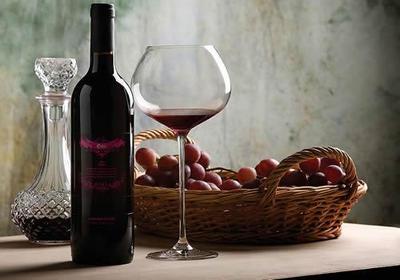 國產(chǎn)紅酒品鑒 品質(zhì)與味覺的盛宴——最好喝的國產(chǎn)紅酒排名